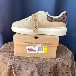 Seven7 Women's Beige and Leopard Print Sneakers